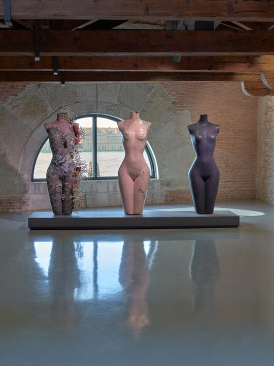 Poliart Polistirolo fa luce su: La Post-Verità di Damien Hirst - Poliart EPS Polistirolo