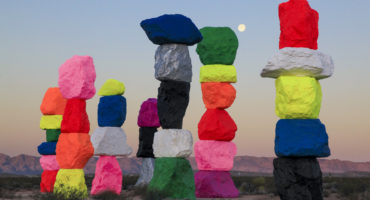 Ugo Rondinone Seven Magic Mountains a sud di Las Vegas – Poliart Polistirolo