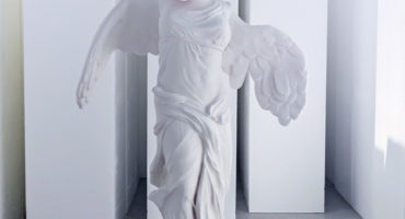 Minnie di Samotracia by Andrea Poggipollini – Scultura in Polistirolo Poliart Polistirolo